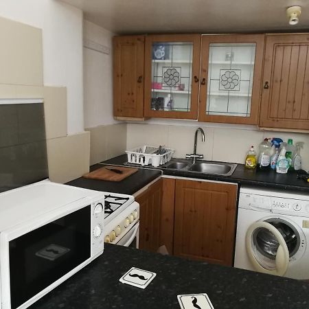 Budget Double Bedroom Near Glasgow City Centre And West End المظهر الخارجي الصورة