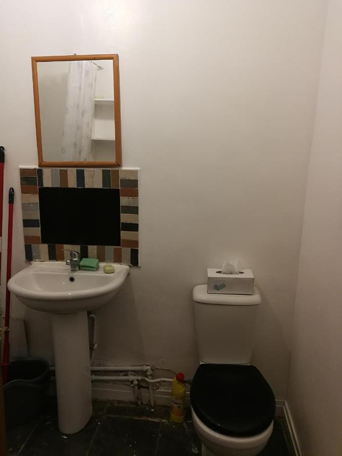 Budget Double Bedroom Near Glasgow City Centre And West End المظهر الخارجي الصورة